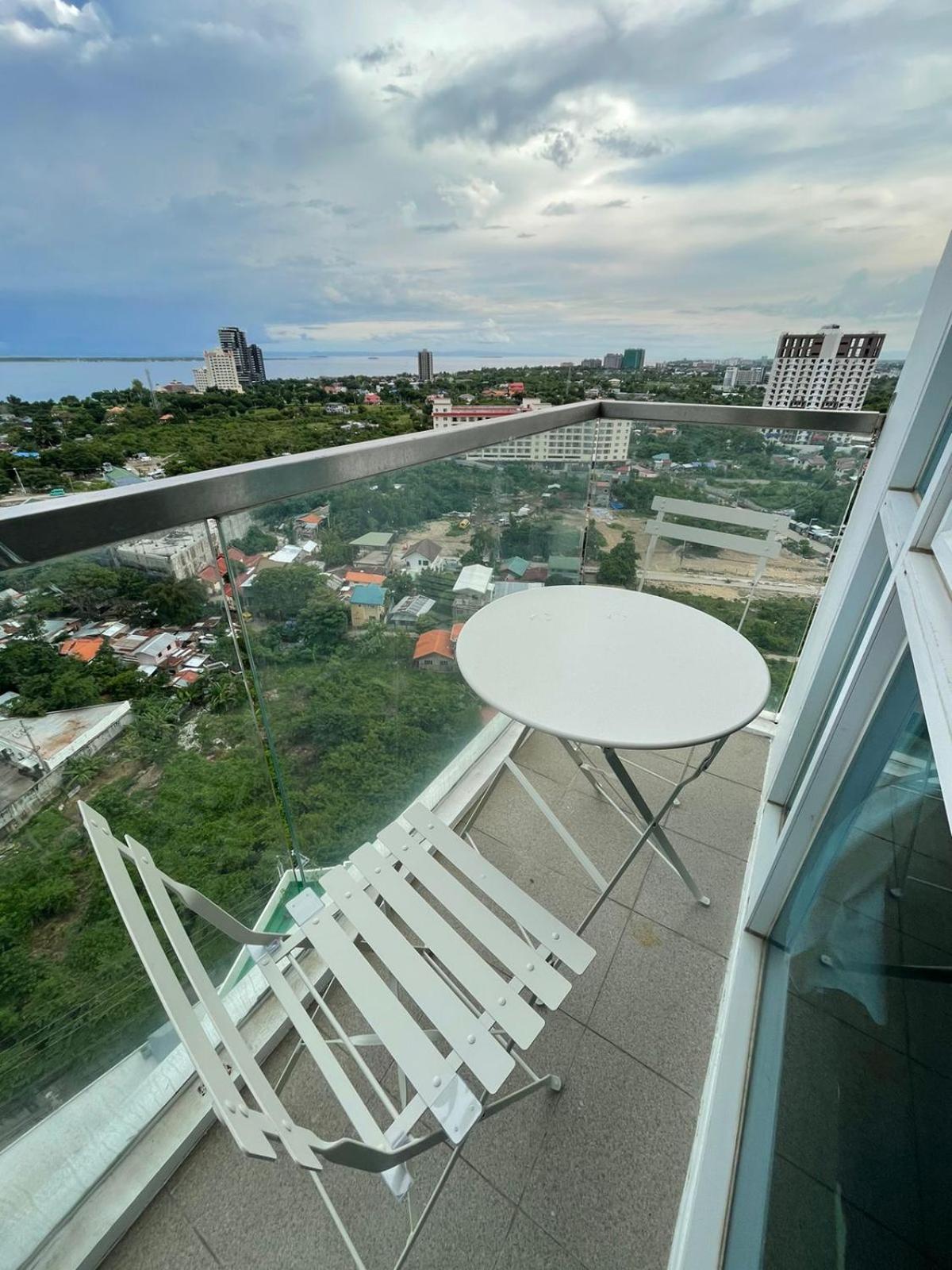 Mactan Newtown 8 Boulevard Deluxe Punta Engaño 외부 사진