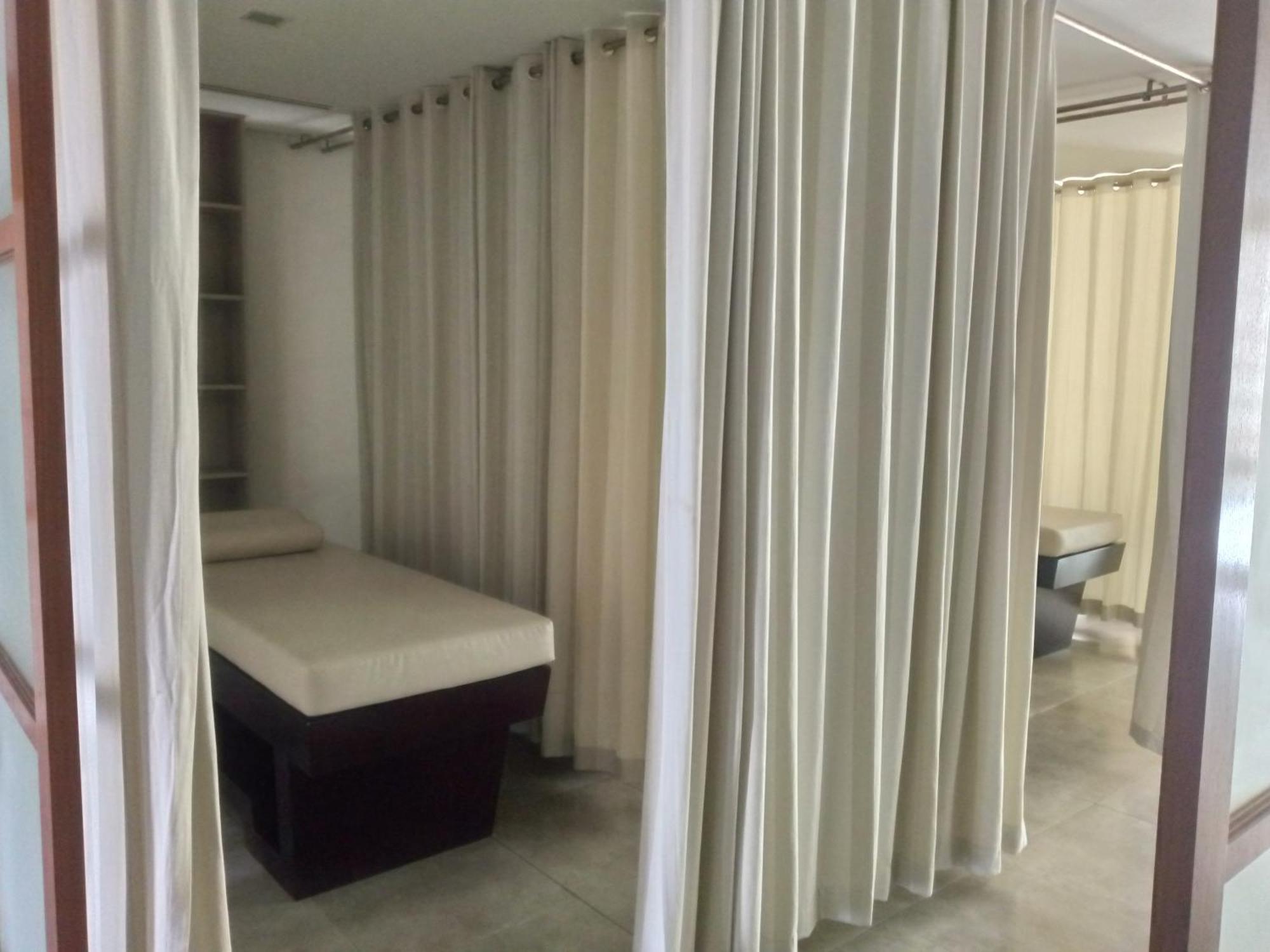Mactan Newtown 8 Boulevard Deluxe Punta Engaño 외부 사진