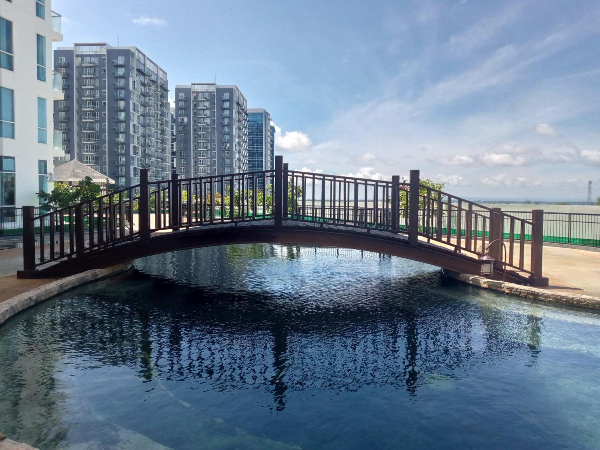Mactan Newtown 8 Boulevard Deluxe Punta Engaño 외부 사진