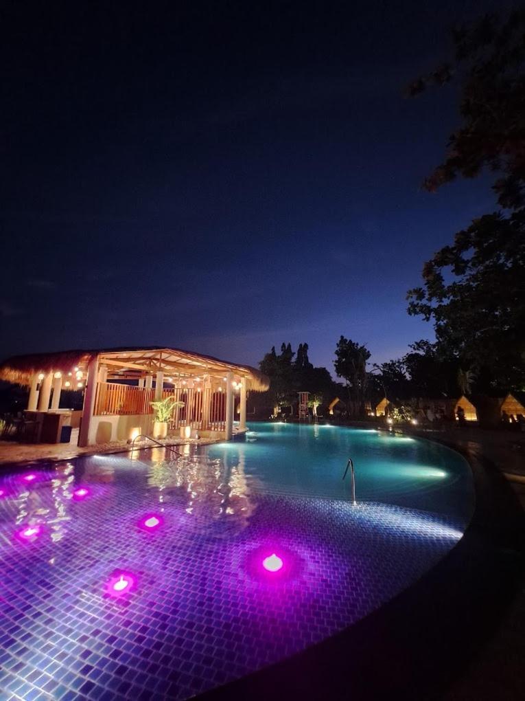 Mactan Newtown 8 Boulevard Deluxe Punta Engaño 외부 사진