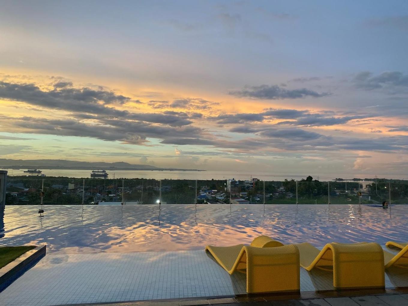 Mactan Newtown 8 Boulevard Deluxe Punta Engaño 외부 사진